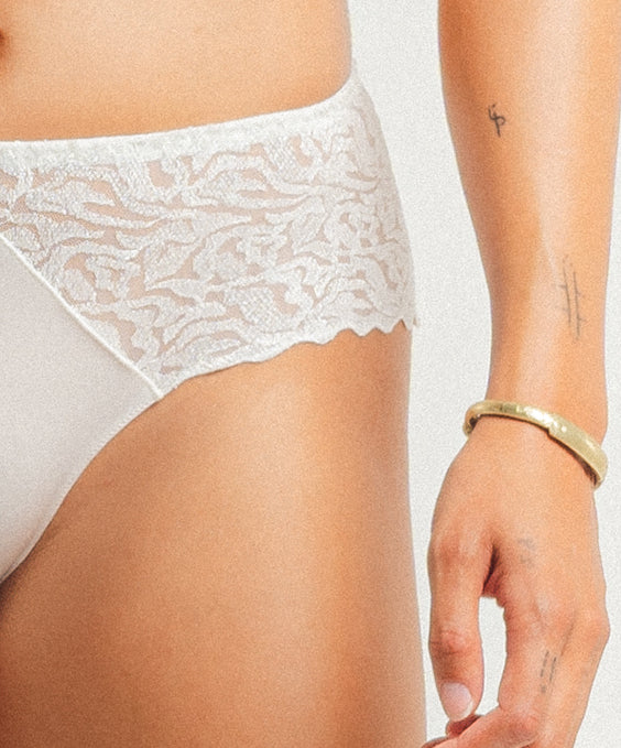 Louisa Bracq Electric Waves Shorty - Nacre